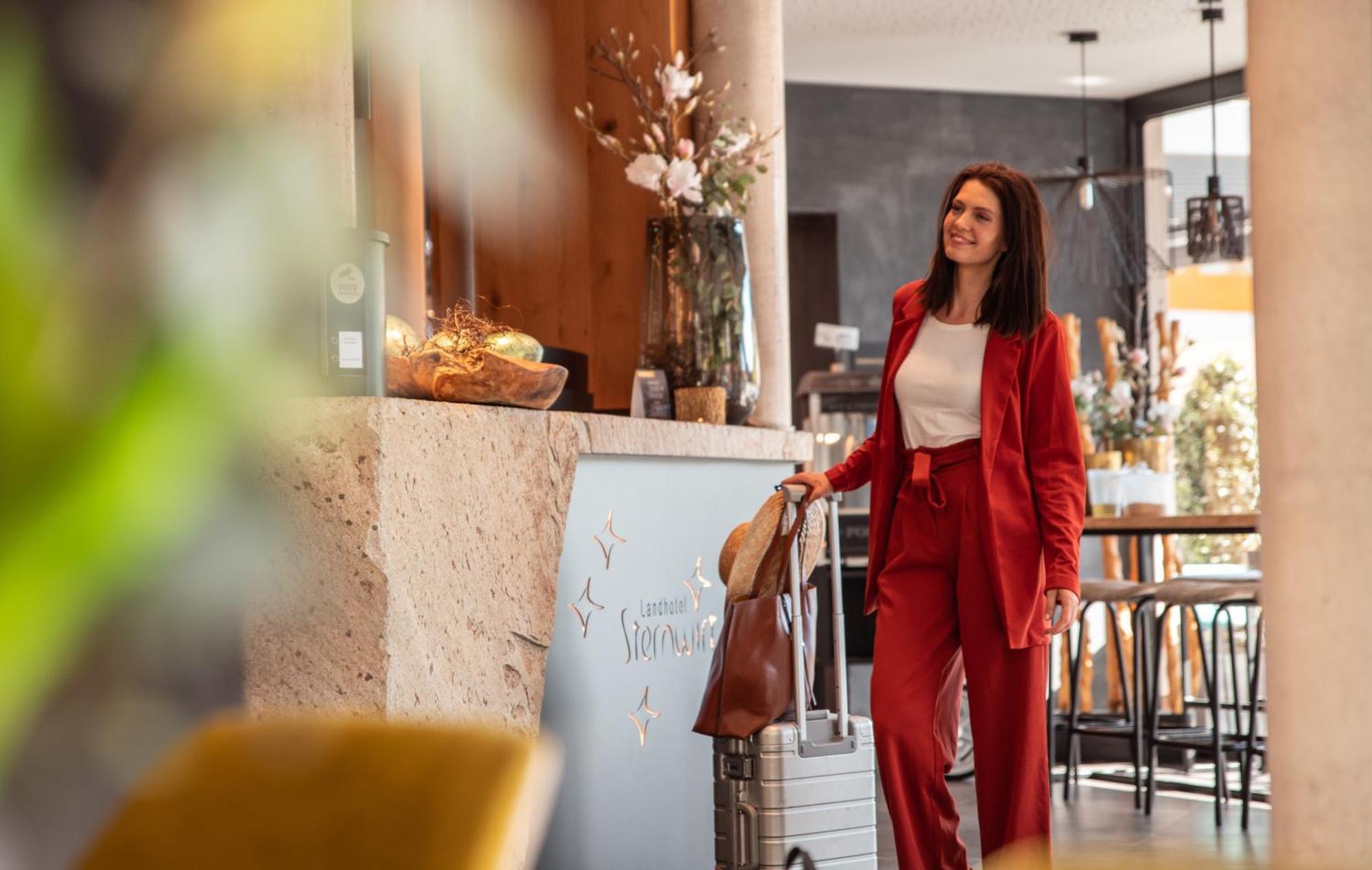 Landhotel Sternwirt - Das Wellnesshotel Zwischen Nuernberg Und Amberg Hogen Esterno foto